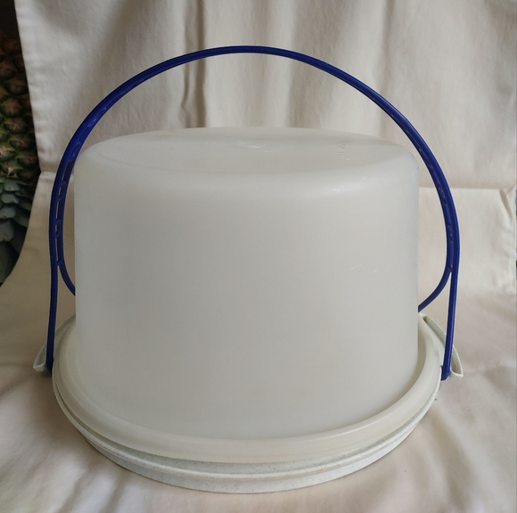 Tupperware Kitchen Tupperware Cake Carrier Poshmark